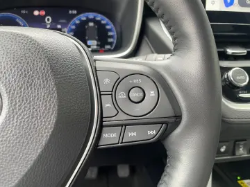 TOYOTA Corolla Cross 2.0 Hybrid Team D  LED CAM CarPlay