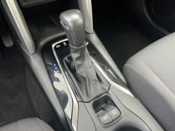 TOYOTA Corolla Cross 2.0 Hybrid Team D  LED CAM CarPlay