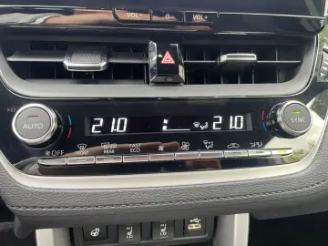 TOYOTA Corolla Cross 2.0 Hybrid Team D  LED CAM CarPlay