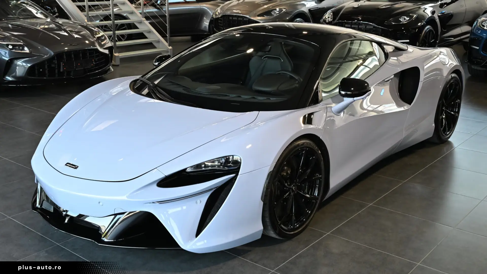 McLaren Artura MSO Ceramic Grey Technology Pack Lift