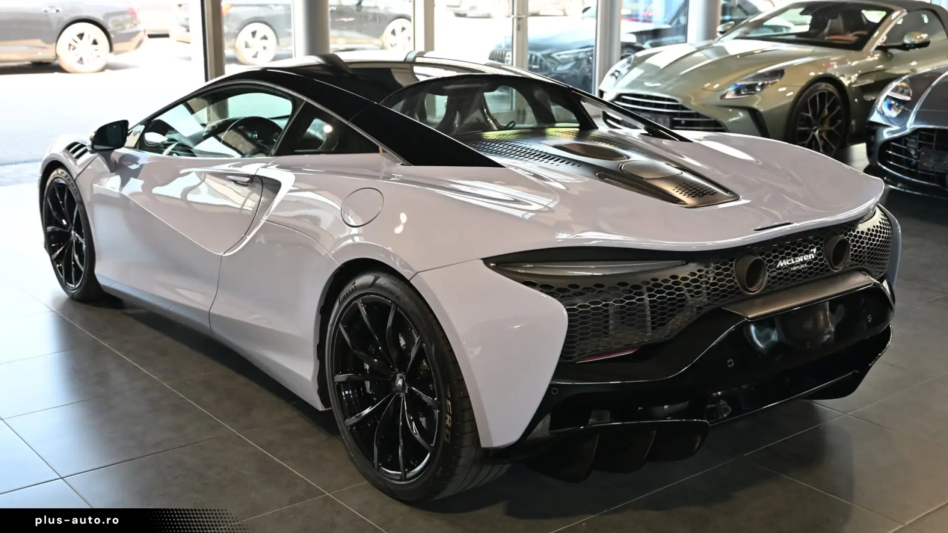 McLaren Artura MSO Ceramic Grey Technology Pack Lift
