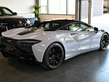 McLaren Artura MSO Ceramic Grey Technology Pack Lift