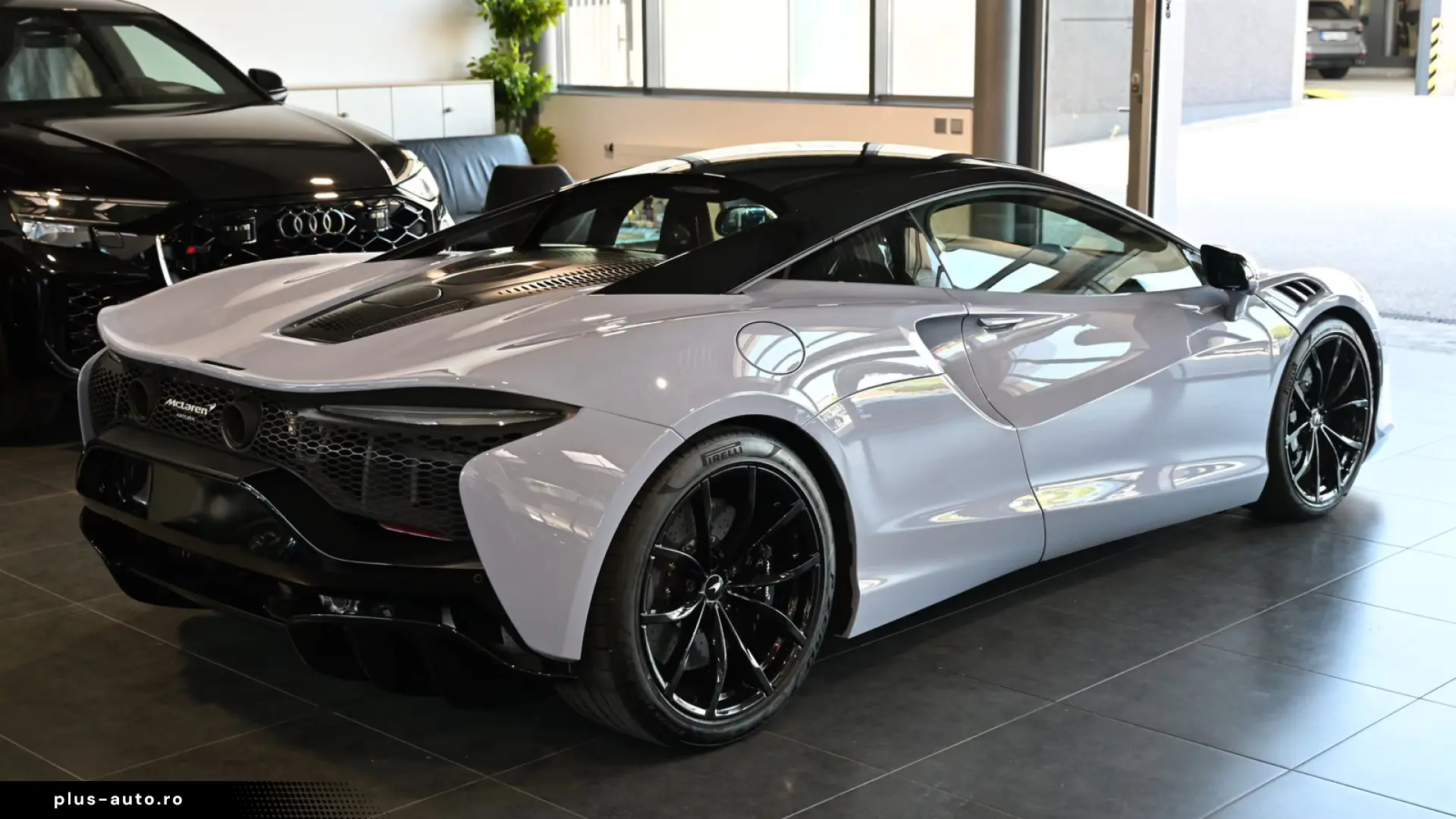 McLaren Artura MSO Ceramic Grey Technology Pack Lift