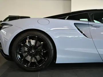 McLaren Artura MSO Ceramic Grey Technology Pack Lift