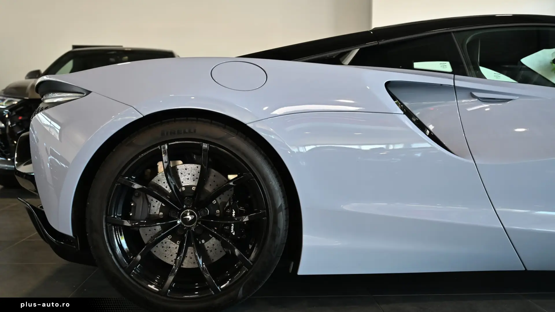 McLaren Artura MSO Ceramic Grey Technology Pack Lift