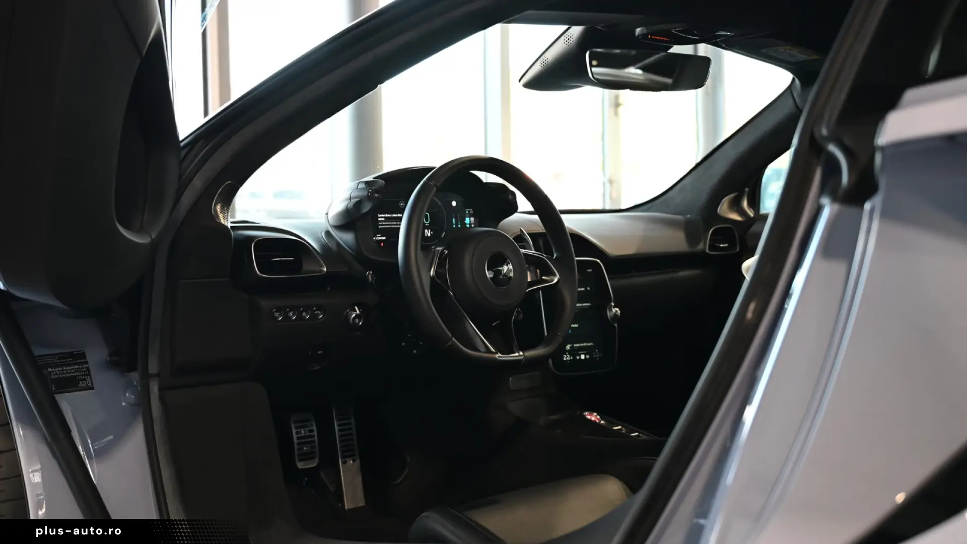 McLaren Artura MSO Ceramic Grey Technology Pack Lift