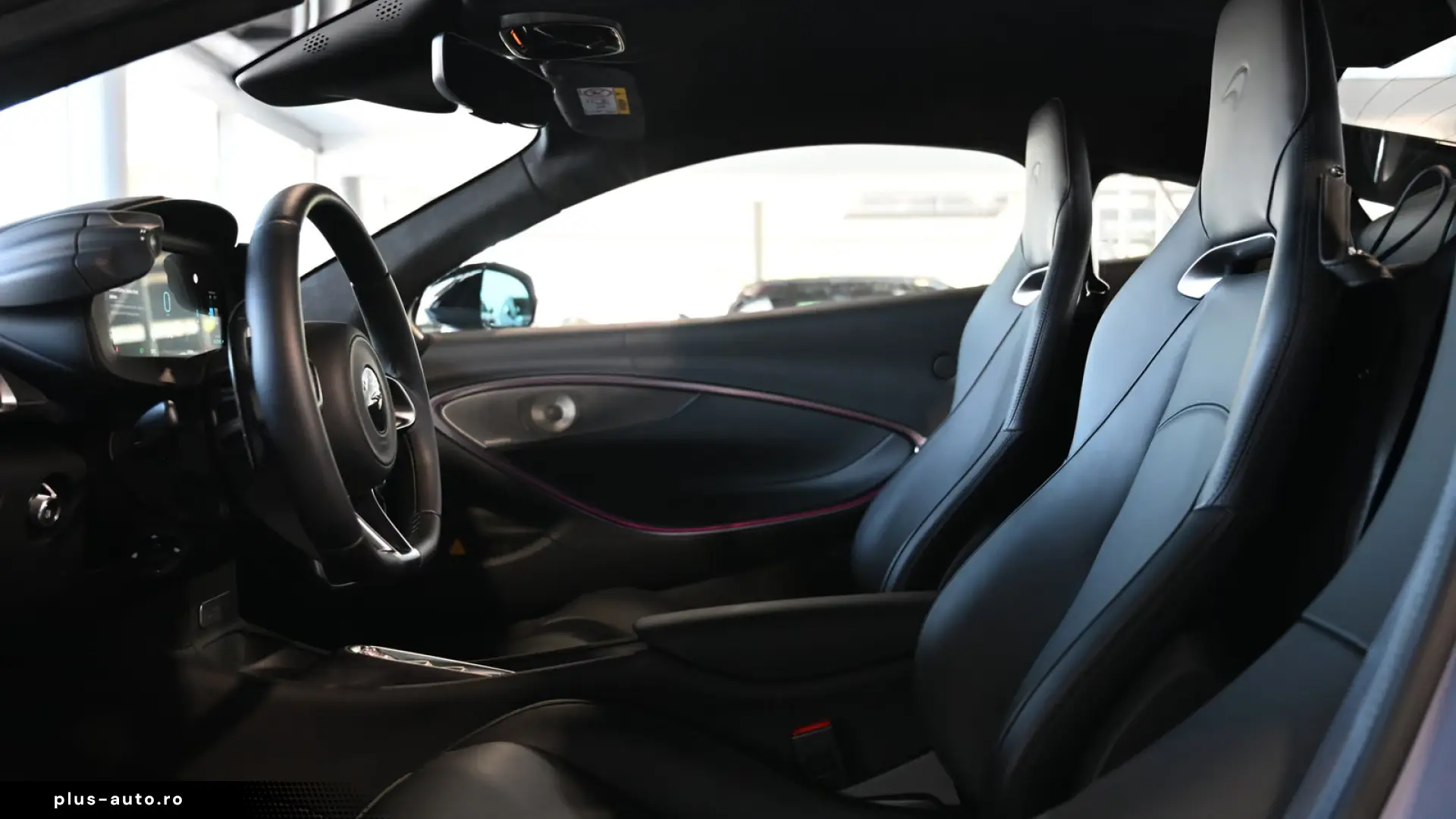 McLaren Artura MSO Ceramic Grey Technology Pack Lift