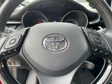 TOYOTA C-HR 2.0 Hybrid Team D  RCam PDC SHZ LED ACC