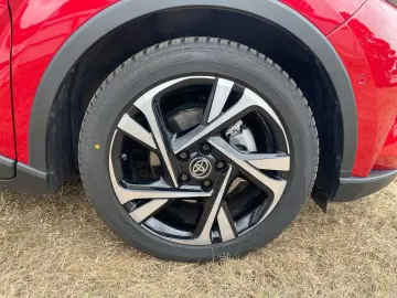 TOYOTA C-HR 2.0 Hybrid Team D  RCam PDC SHZ LED ACC