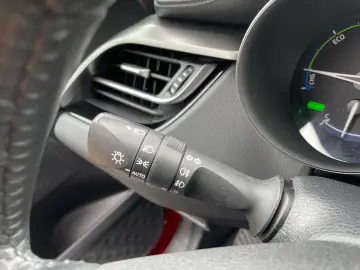 TOYOTA C-HR 2.0 Hybrid Team D  RCam PDC SHZ LED ACC