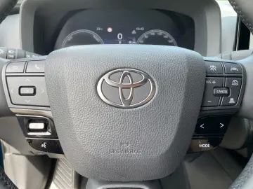 TOYOTA C-HR 1.8 Hybrid Team D  Technik-Paket Kamera SHZ