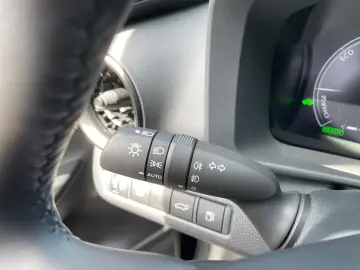 TOYOTA C-HR 1.8 Hybrid Team D  Technik-Paket Kamera SHZ