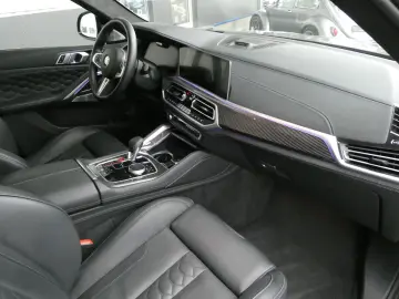 BMW X6 M Competition  Bower & Wilkins  Massage