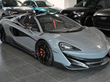McLaren 600LT Spider MSO Clubsport Senna Seats Lift