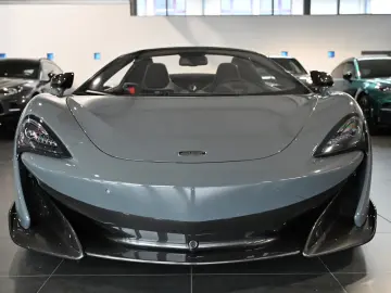 McLaren 600LT Spider MSO Clubsport Senna Seats Lift