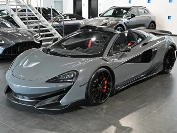 McLaren 600LT Spider MSO Clubsport Senna Seats Lift
