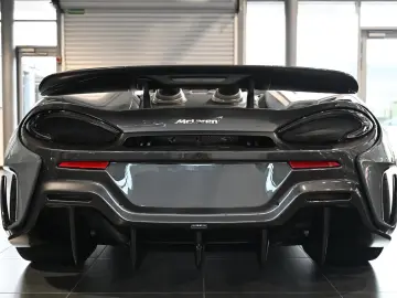 McLaren 600LT Spider MSO Clubsport Senna Seats Lift