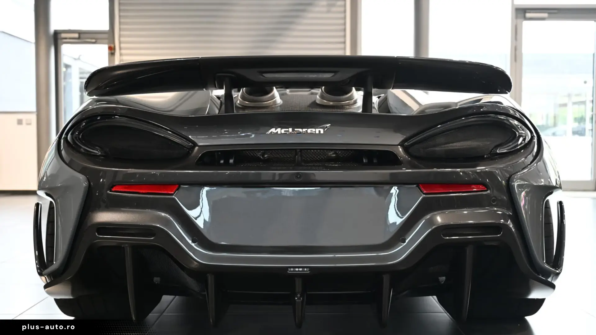 McLaren 600LT Spider MSO Clubsport Senna Seats Lift