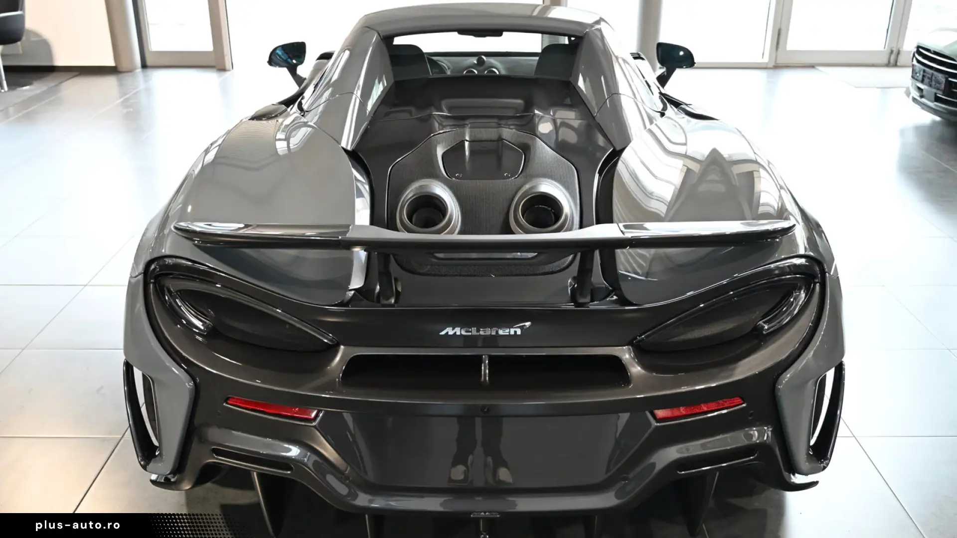 McLaren 600LT Spider MSO Clubsport Senna Seats Lift