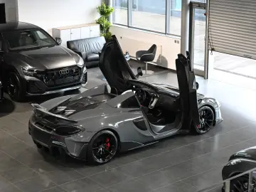 McLaren 600LT Spider MSO Clubsport Senna Seats Lift