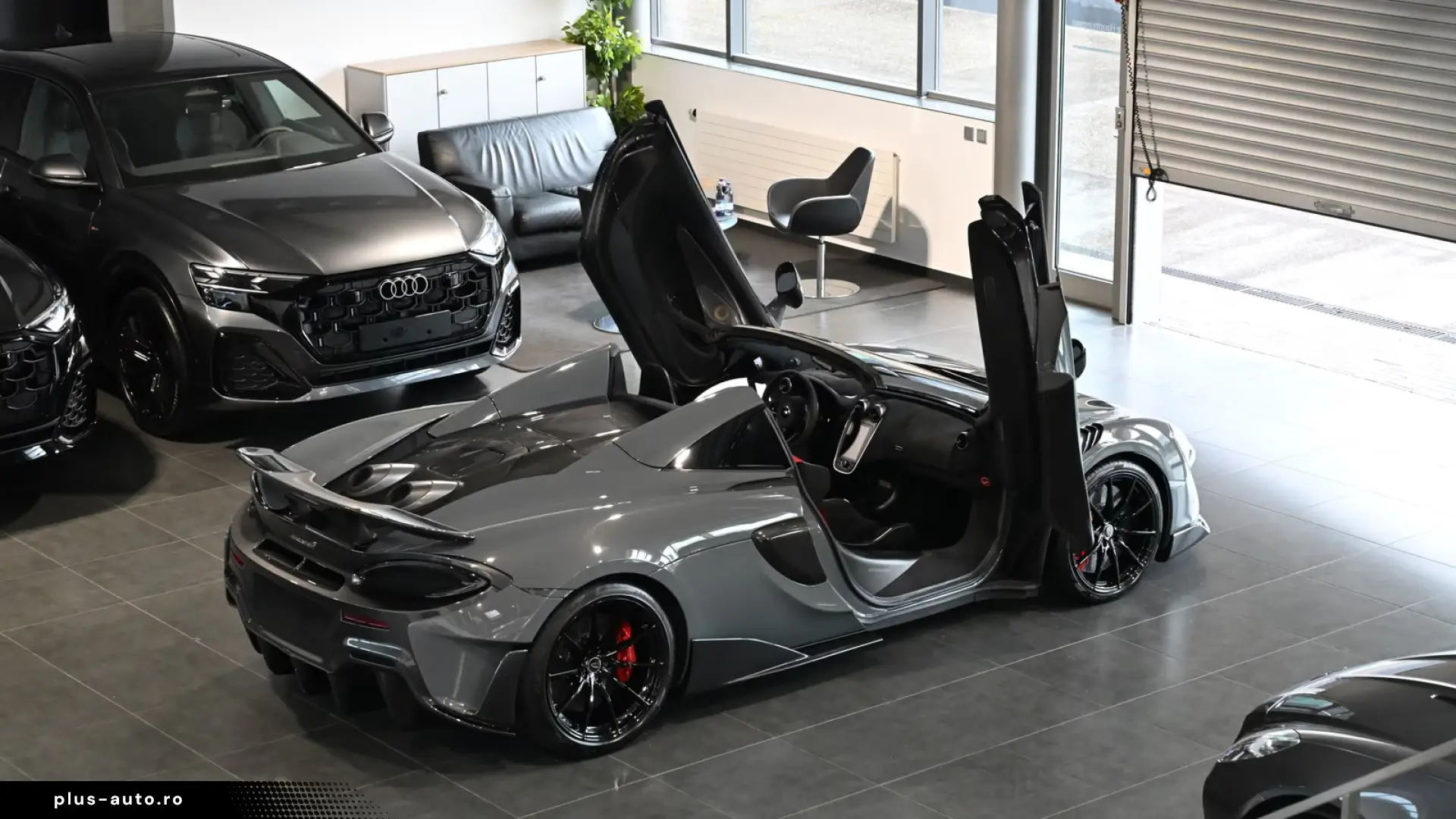 McLaren 600LT Spider MSO Clubsport Senna Seats Lift