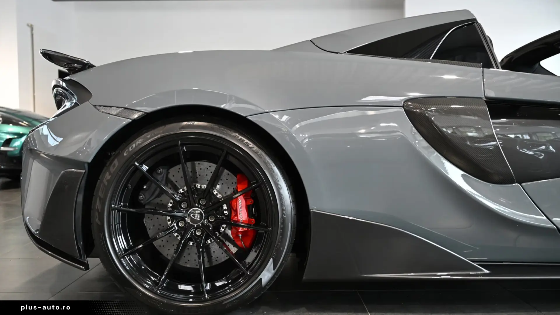 McLaren 600LT Spider MSO Clubsport Senna Seats Lift