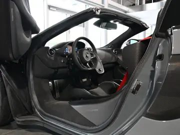 McLaren 600LT Spider MSO Clubsport Senna Seats Lift