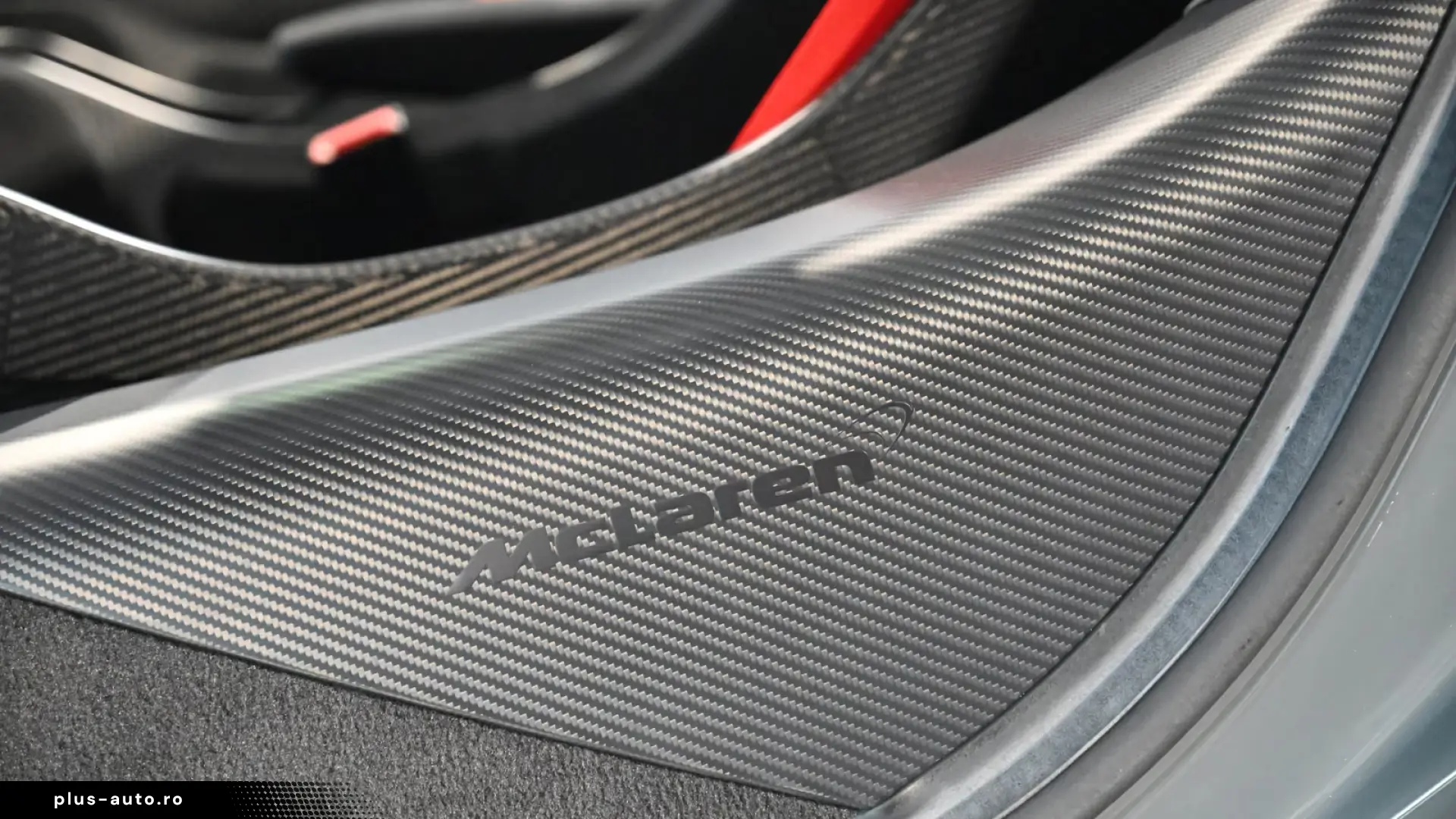 McLaren 600LT Spider MSO Clubsport Senna Seats Lift