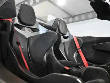 McLaren 600LT Spider MSO Clubsport Senna Seats Lift
