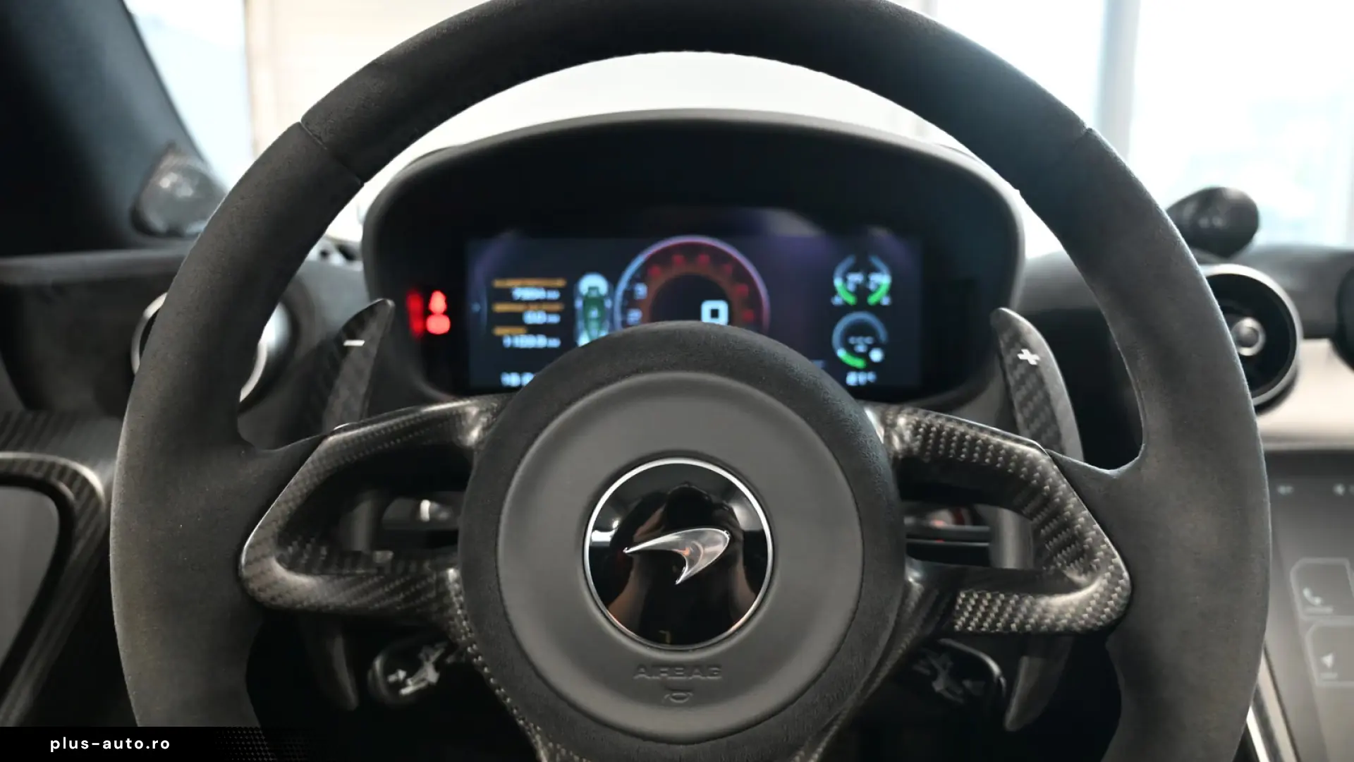 McLaren 600LT Spider MSO Clubsport Senna Seats Lift