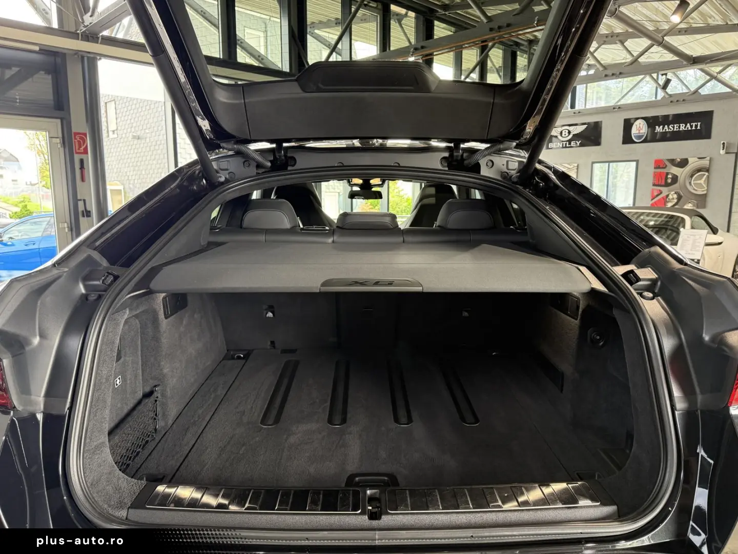 BMW X6 M Competition 360  PANO AHK HUD HARMAN KARDON
