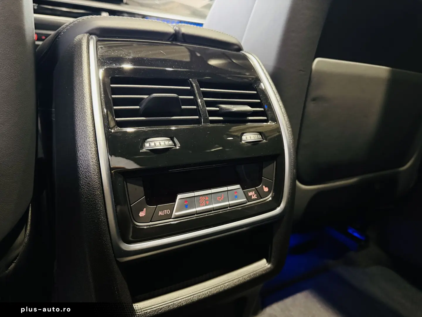 BMW X6 M Competition 360  PANO AHK HUD HARMAN KARDON