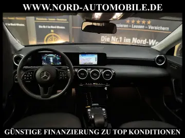MERCEDES-BENZ CLA 200 d Coupé  Kamera Spur MBUX  Carplay 17Z