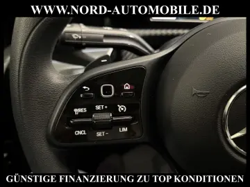 MERCEDES-BENZ CLA 200 d Coupé  Kamera Spur MBUX  Carplay 17Z