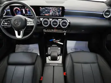 MERCEDES-BENZ CLA 250e Coupé Leder Navi LED Kamera P…
