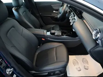 MERCEDES-BENZ CLA 250e Coupé Leder Navi LED Kamera P…