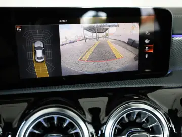 MERCEDES-BENZ CLA 250e Coupé Leder Navi LED Kamera P…