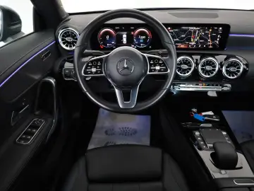 MERCEDES-BENZ CLA 250e Coupé Leder Navi LED Kamera P…