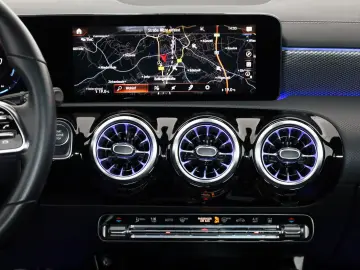 MERCEDES-BENZ CLA 250e Coupé Leder Navi LED Kamera P…