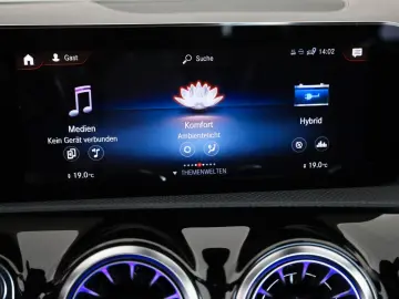 MERCEDES-BENZ CLA 250e Coupé Leder Navi LED Kamera P…