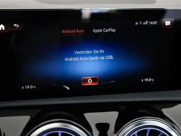 MERCEDES-BENZ CLA 250e Coupé Leder Navi LED Kamera P…