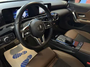MERCEDES-BENZ CLA 200 d 4M Progressive LEDER TOTWINK…