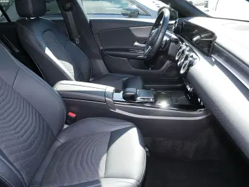 MERCEDES-BENZ CLA 180 Coupé PROGRESSIVE MULTIBEAM LED NIGHT