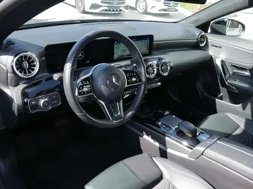 MERCEDES-BENZ CLA 180 Coupé PROGRESSIVE MULTIBEAM LED NIGHT