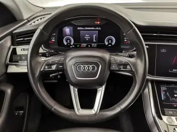 AUDI Q8 3.0 TFSI 55 e quattro PHEV LED Navi Sound RFK