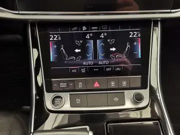 AUDI Q8 3.0 TFSI 55 e quattro PHEV LED Navi Sound RFK