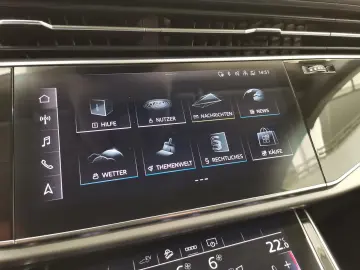 AUDI Q8 3.0 TFSI 55 e quattro PHEV LED Navi Sound RFK