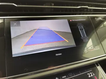 AUDI Q8 3.0 TFSI 55 e quattro PHEV LED Navi Sound RFK