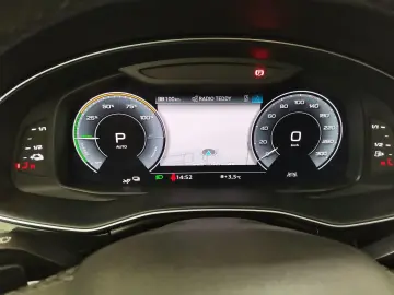 AUDI Q8 3.0 TFSI 55 e quattro PHEV LED Navi Sound RFK