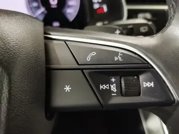 AUDI Q8 3.0 TFSI 55 e quattro PHEV LED Navi Sound RFK